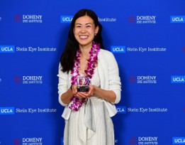 Angela Chen Receiving the UCLA Stein Eye Institute Resident Teaching Award
