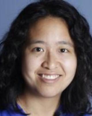 Lisa Tom headshot