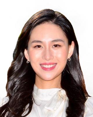Dr. Yifin Lu Headshot
